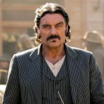 3- La recitazione di Ian McShane