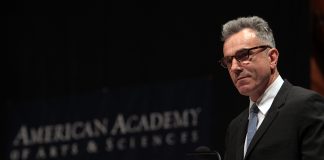 Daniel Day-Lewis parla all'American Academy of Arts e Sciences