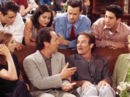 Robin Williams e Billy Crystal circondati dai Friends