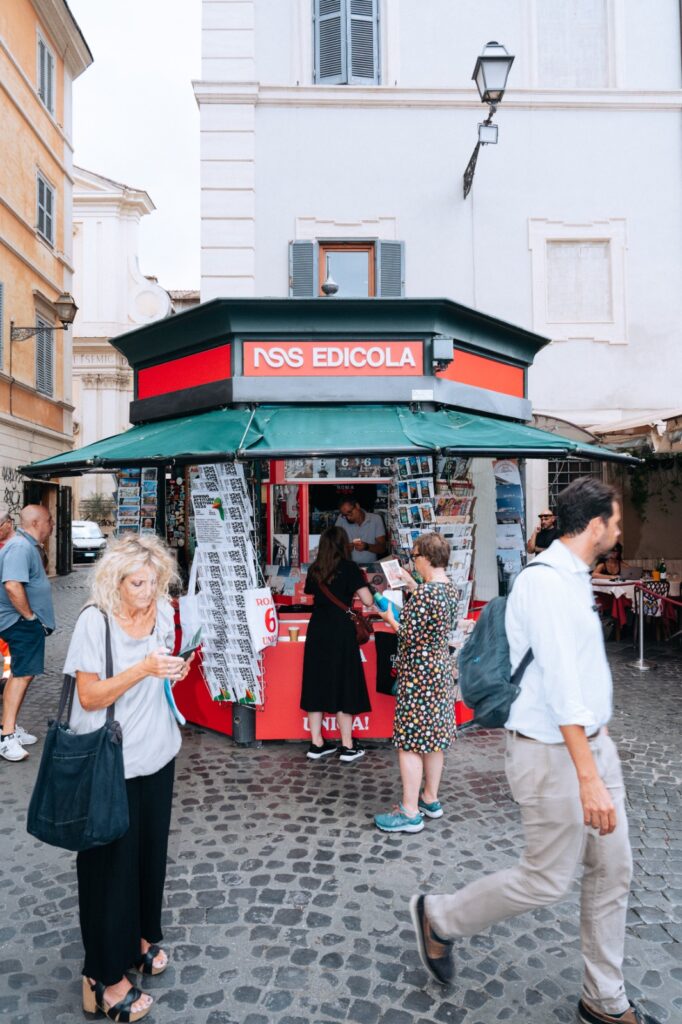 Roma 6 Unica - edicola a Trastevere