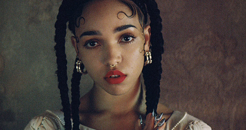 FKA Twigs nu*a su Instagram illustra il concept dietro il suo nuovo album, Eusexua [FOTO]