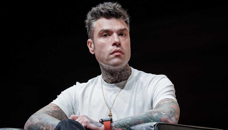 Sanremo 2025: Fedez sarebbe pronto a ritirarsi dalla competizione